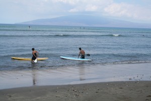 Launiupoko Beach Park Stand Up Paddling Regular long, small waves make this stretch of beaches one of the most popular to learn how to surf.