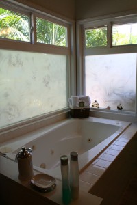 hale-palama-jacuzzi-tub Jacuzzi Tub