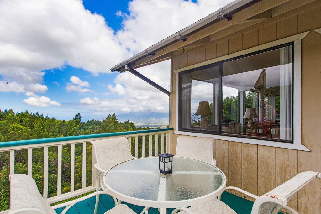Dine and relax on either lanai.